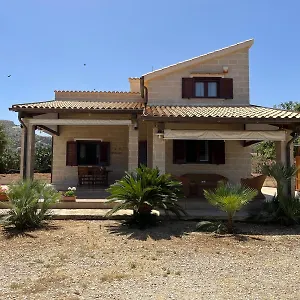 Lea Villa Custonaci